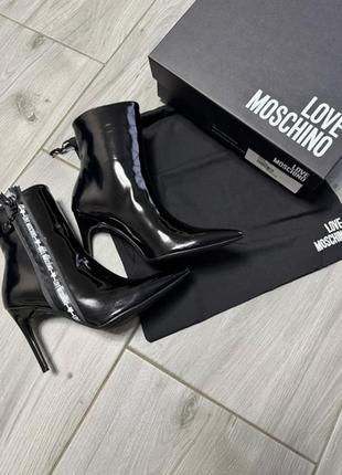 Ботинки ботильйони love moschino оригінал нові