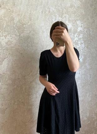 Черное платье