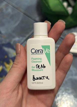 Очищающий гель для нормальной и жирной кожи лица и тела cerave foaming cleanser 20 мл
