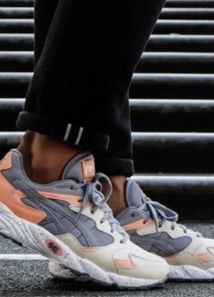 Кросівки asics 44 розміру в ідеальному стані