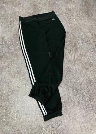 Чорні спортивні штани