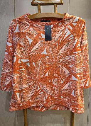 Кофточка в наявності.