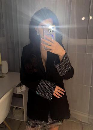 Вечірній костюм з подовженим піджаком камні стрази