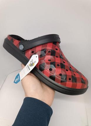 Утеплені крокси varsity lined clog graphic - buffalo plaid / black оригінал