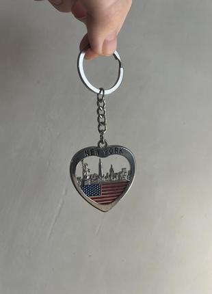 Брелок металевий сердечко new york