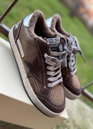 Голден кеды коричневые со звездой golden goose