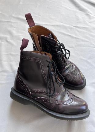 Dr. martens silver delphine 8-eye brogue boots мартенси броги