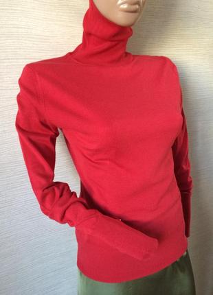 Женская красная водолазка8 фото