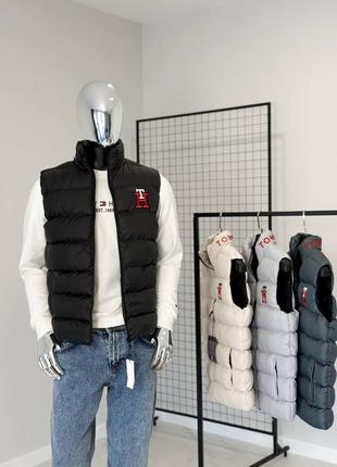 Чоловіча жилетка tommy hilfiger на зиму у чорному кольорі з якісного матеріалу стильна та зручна