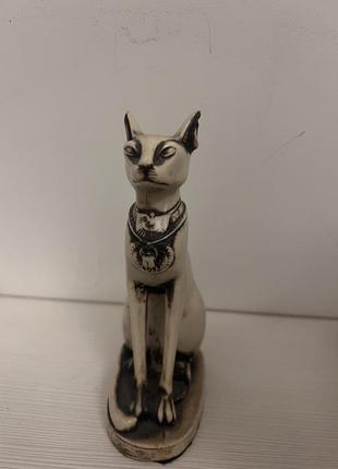 Статуэтка кошка