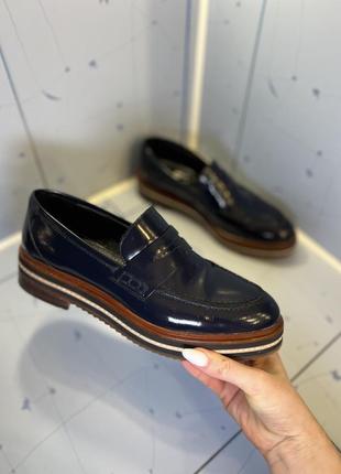 Лаковые кожаные туфли лоферы massimo dutti