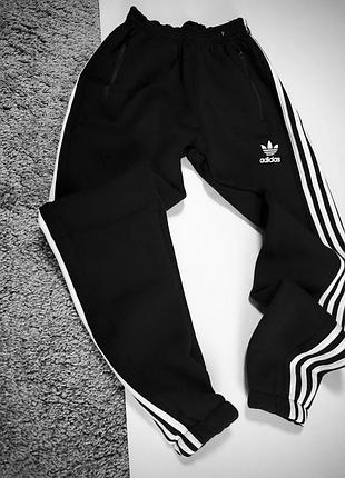 Зимние мужские спортивные штаны adidas черные