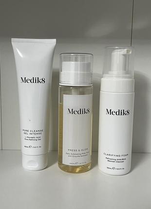Лінійка косметики для очищення обличчя бренду medik8