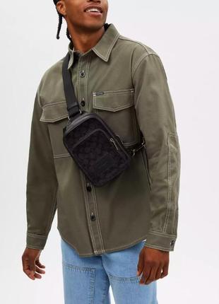 Чоловіча сумка coach racer sling pack