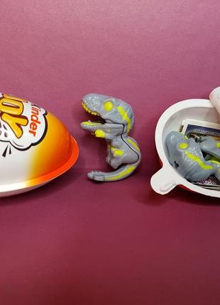 Киндер kinder joy jurassic world 22 динозавр vq319