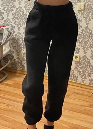 Спортивные штаны