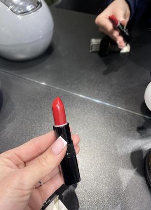 Матова помада, inglot