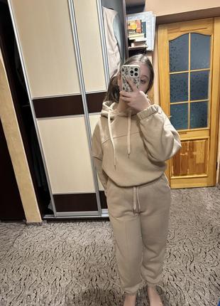 Костюм спортивный бежевый