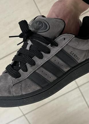 Adidas campus