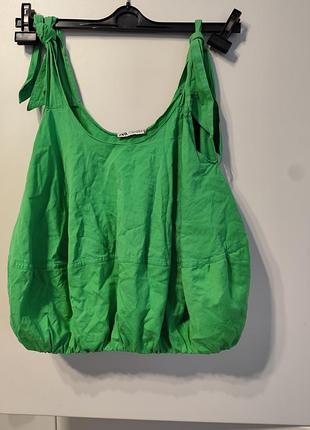 Женский топ зеленого цвета