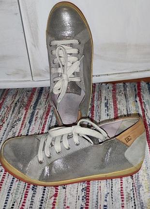 Кеди dc американський бренд. 38розмір . шкіра.