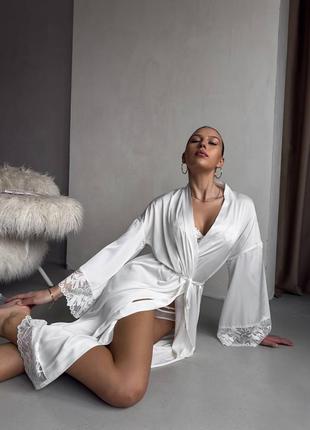 S m do3376/1 білий шовковий халат з мереживом міді