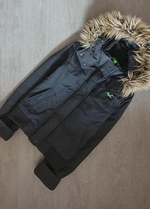 Продается нереально крутящаяся куртка от hollister