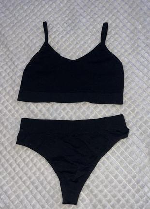 Комплект белья (топ, трусы)