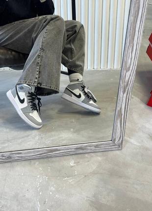 Кроссовки nike jordan 1 mid grey
