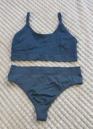 Комплект белья (топ, трусики)