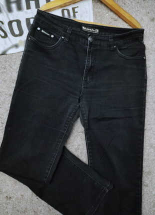 Джинсы черные