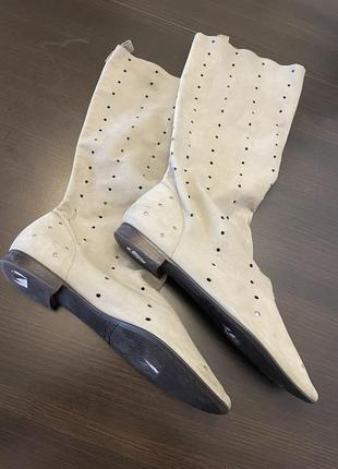 Сапоги из нубука перфорированные