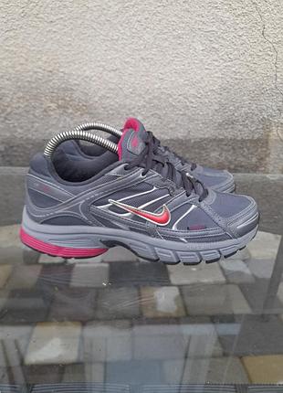 Кроссовки nike running..размер 40.5 длин.уст.25.5
состояние хорошее