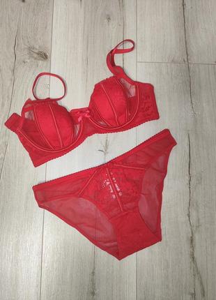 Сексуальный кружевной комплект