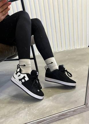 Кроссовки innovative water-based formula that sprays to protect your sneakers from stains black white