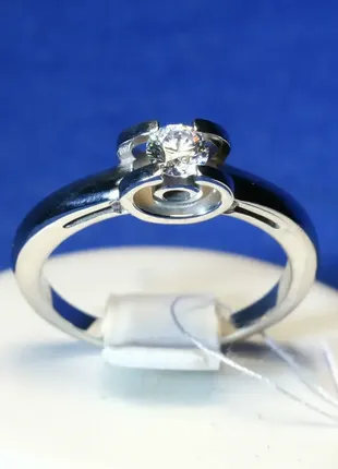Серебряное кольцо с цирконием кубическим 11002р