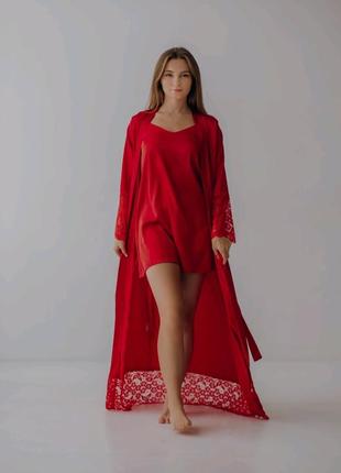 Длинный атласный халатик с кружевом