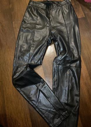 Кожаные брюки zara