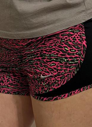 Женские шорты nike dri-fit шорти для тренировок бега