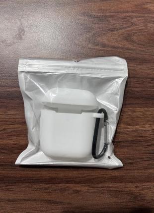 Чехол на airpods 1/2 белый