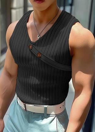 Стильная безрукавка