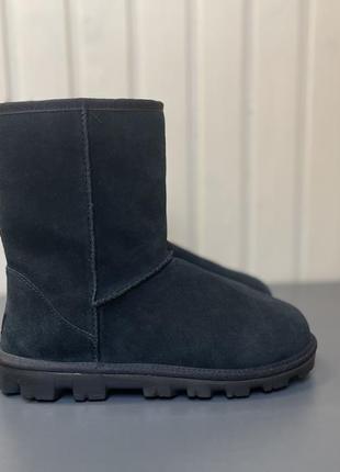 Ugg essential classic short black 2