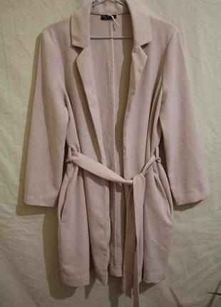 Пиджак-халат нежно-розового цвета с поясом