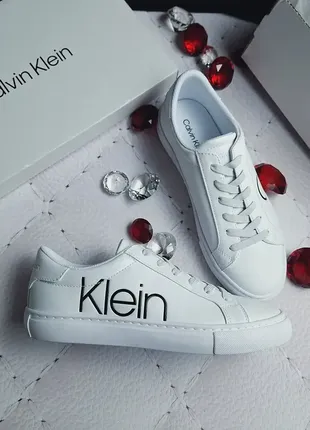 Calvin klein оригінал білі кеди з брендованим надписом