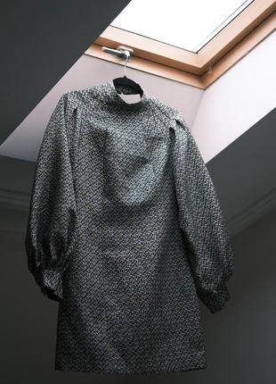 Сукня з відкритою спинкою exquise