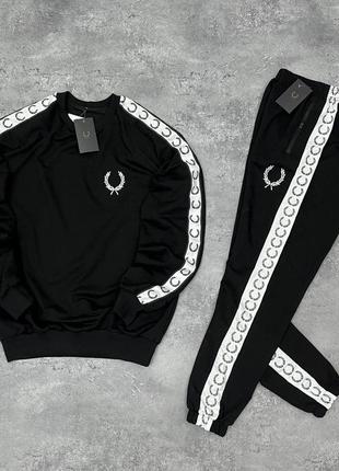 Костюм fred perry
  (свитшот+брюки)2 фото