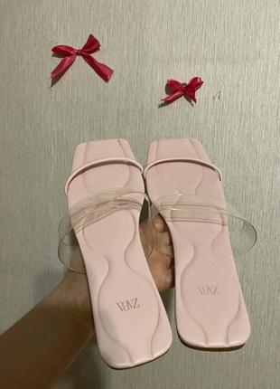 Шльопанці zara