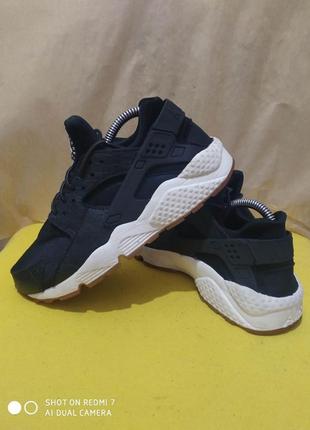 Шкіряні кросівки nike air huarace