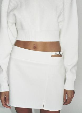 Мини-юбка из крепа с пряжкой