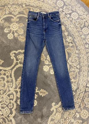 Джинсы скинни